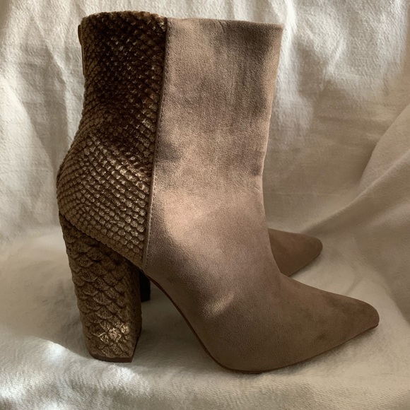 Shoe Dazzle Shoes - Shoe Dazzle Qimma Booties (Size 7.5)